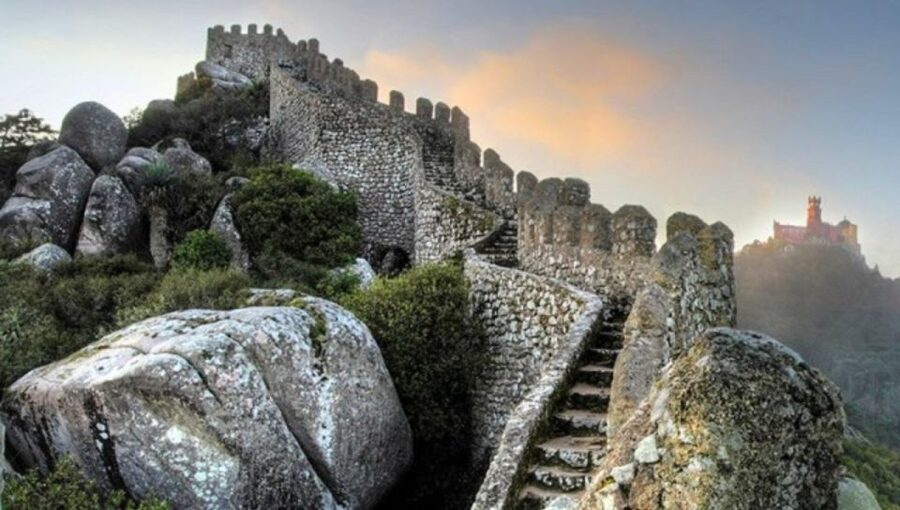 Self-drive Sintra tour for 2: All monuments & Coast - Praia Grande and Praia das Maçãs