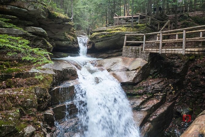 Self-Guided Audio Driving Tour in Kancamagus Highway - Sabbaday Falls and the short uphill walk
