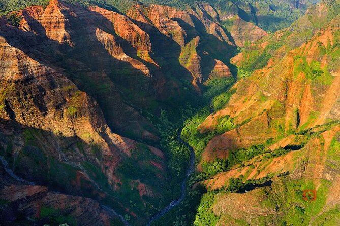 Self-Guided Audio Driving Tour in Kauai - The east side: Kapaa, Kealia, and Wailua Falls