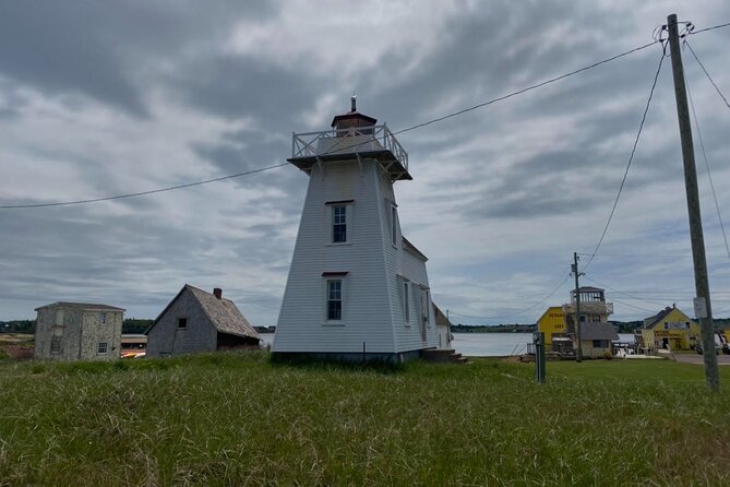 Self Guided Audio Driving Tour of the North Shore of PEI - Cavendish Cliffs and Green Gables