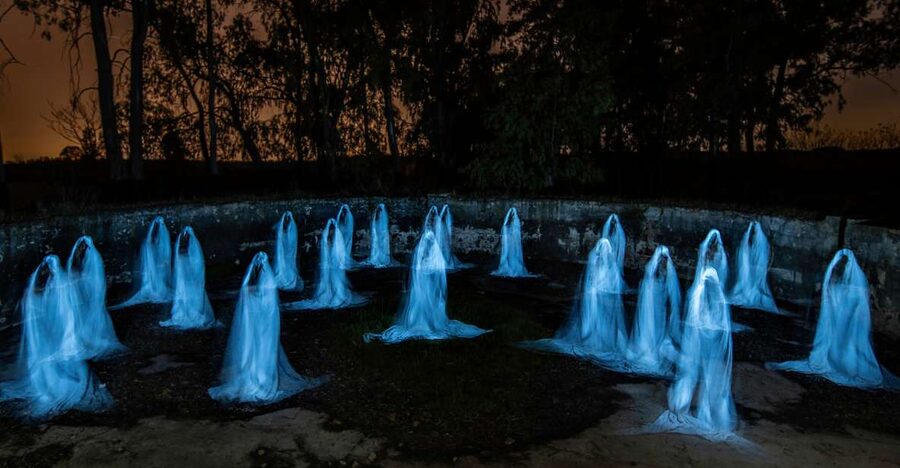 Self Guided Audio Ghost Tour in Savannah in 6 Languages - Starting at Mercer-Williams House