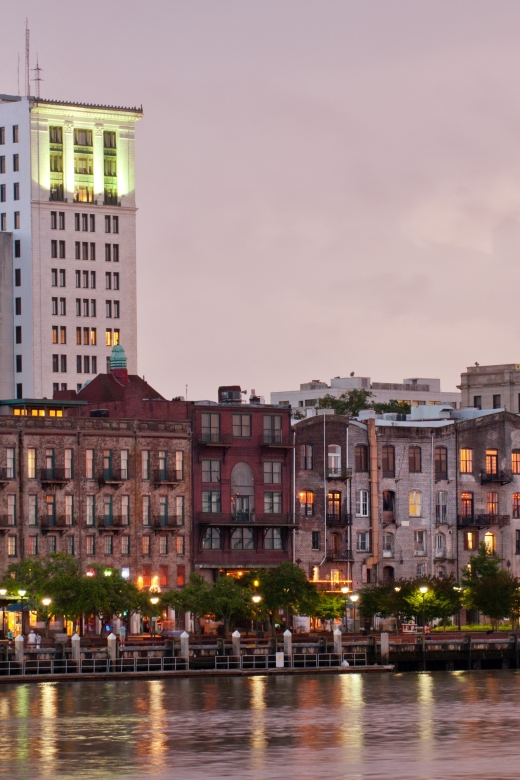 Self Guided Audio Ghost Tour in Savannah in 6 Languages - Following Savannah’s haunted route