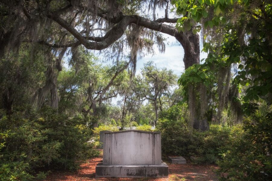 Self Guided Audio Ghost Tour in Savannah in 6 Languages - What the audio format adds