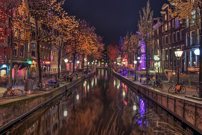 Self-Guided Audio Tour of The Red Light District - Madame Tussauds and the city center