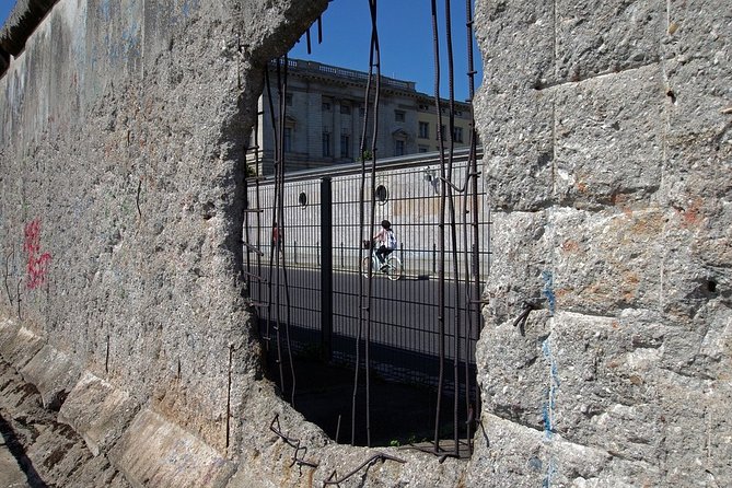 Self-Guided Audio Tour-The Fall of the wall: A light for humanity - Chapel of Reconciliation: a quieter ending