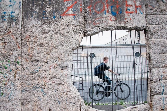 Self-Guided Audio Tour-The Fall of the wall: A light for humanity - Who should book this Berlin Wall audio walk