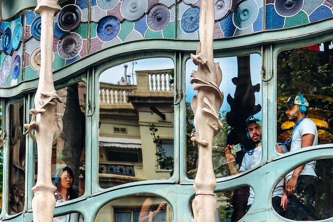 Self-Guided Audio Tour-The Surrealist Barcelona of Dalí and Gaudí - Offline Audio and Flexible Start Times
