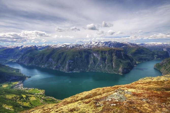 Self-Guided Bergen to Oslo Daytrip With Flamsbana & Fjordcruise - Leaving Bergen on the Bergen Railway