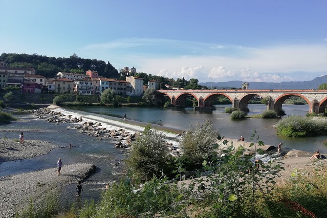 Self-guided Bike Tour from Lucca to Pisa - Lucca’s walls are your first warm-up