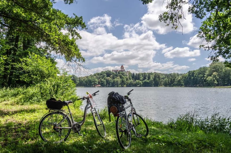 Self-Guided Bike Tour to Unetice Brewery - From Dlouhá Street to Prague’s green edge
