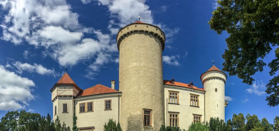 Self-Guided Bike Tour to Unetice Brewery - Únětice Brewery and the Czech lunch break