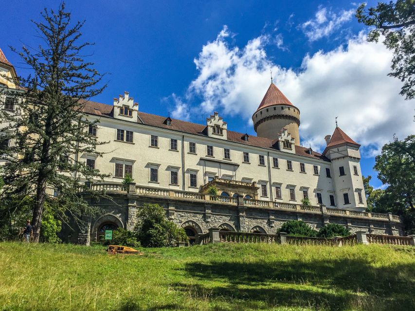 Self-Guided Bike Tour to Unetice Brewery - The forest valley and the return toward the river