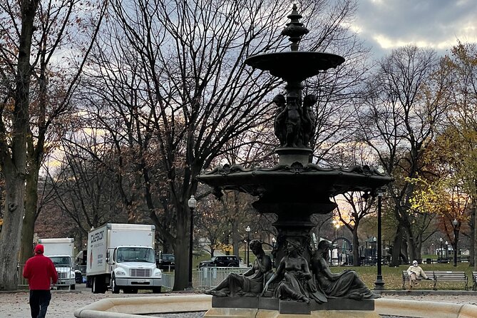 Self-Guided Boston Christmas Tour - Pinckney Street and Boston’s literary side