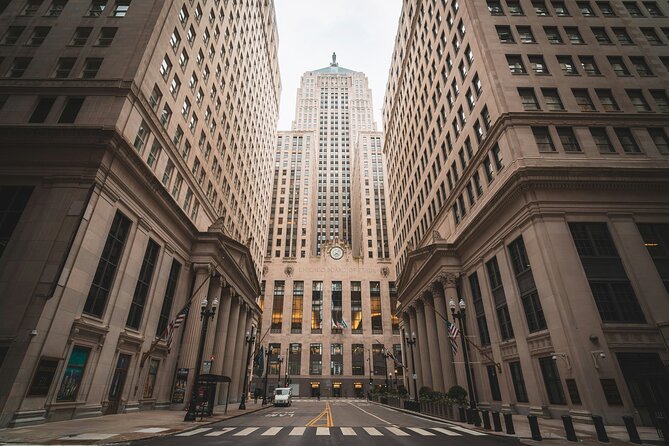 Self-Guided Chicago Loop Tour Explore the City at Your Own Pace - Millennium Park, from Cloud Gate to the Pritzker Pavilion