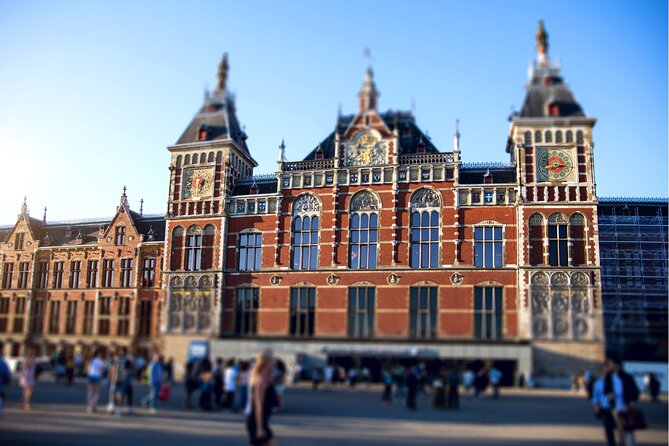 Self-guided city walking tour in Amsterdam - Finishing at the Rijksmuseum