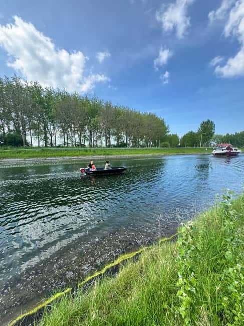 Self-Guided Electric Boat Rental - Setting Out From Historic Goes