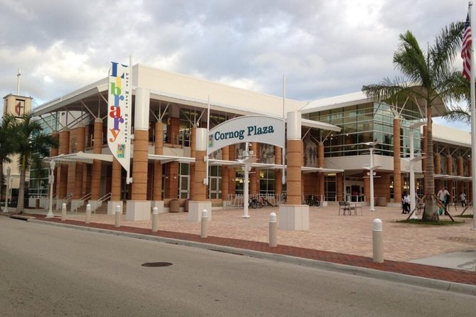 Self-Guided Fort Myers Scavenger Hunt: His Greatest Invention - First Street, the River District, and old Fort Myers