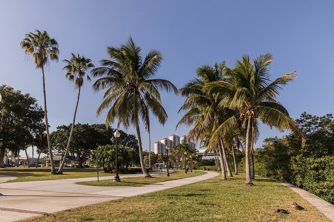 Self-Guided Fort Myers Scavenger Hunt: His Greatest Invention - Starting at 2120 Main Street
