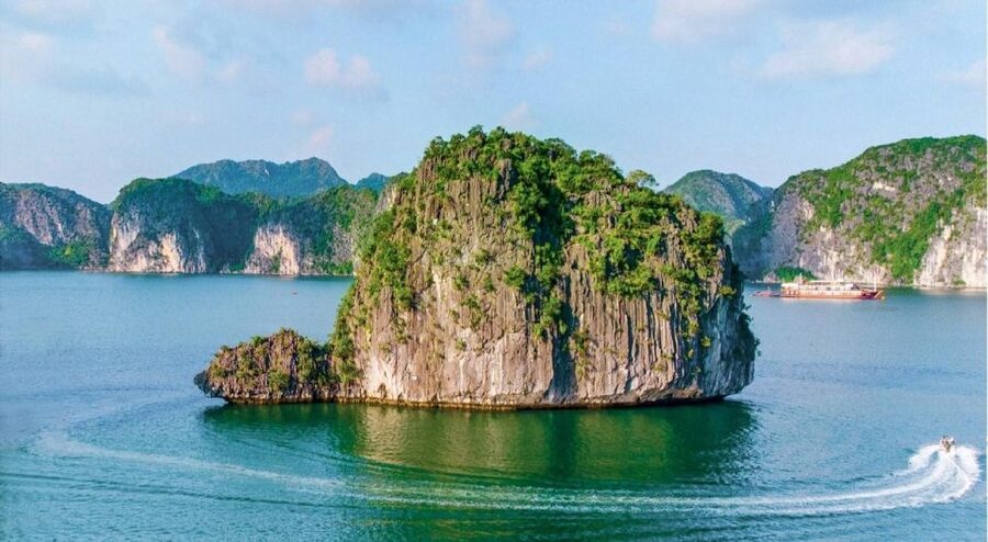 Self guided kayaking tours in less traveled Lan Ha Bay - Equipment, effort, and practical comfort
