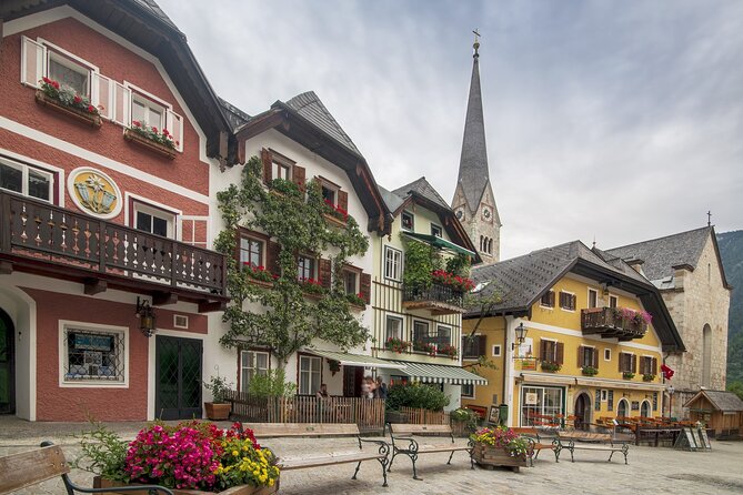Self-Guided Private Tour of Hallstatt. Best photo-points, panoramic views, cafes - Hallstatt’s old streets, market square, and wooden houses