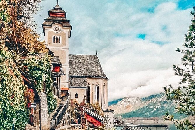 Self-Guided Private Tour of Hallstatt. Best photo-points, panoramic views, cafes - The cemetery and Hallstatt Ossuary