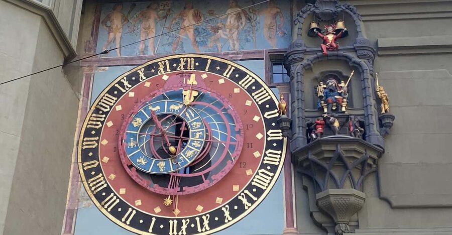 Self-Guided Reading City Tour in Bern - Starting at the Zytglogge clock tower