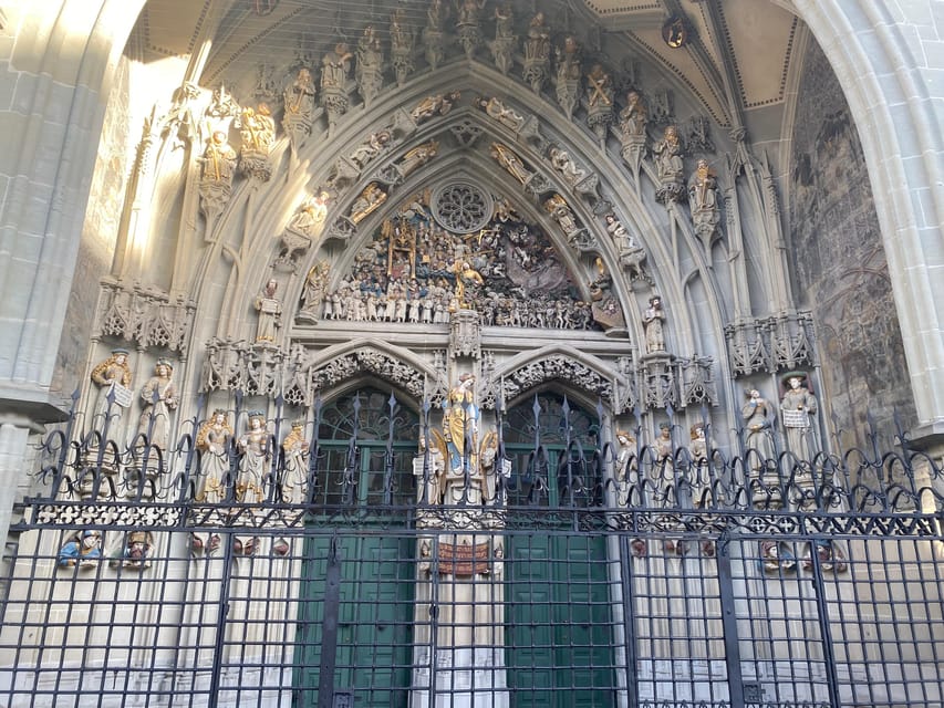 Self-Guided Reading City Tour in Bern - Church buildings and the stories of former residents
