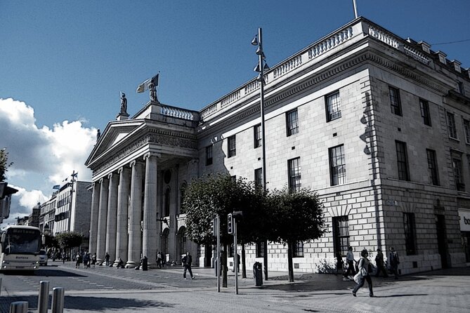 Self-Guided Scavenger Hunt: Dublin Adventure - Riddles, trivia, and three player roles