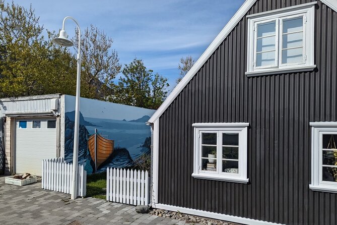 Self-Guided Tour of Ísafjörður: Art, History, and Architecture - Jónsgarður park and the Whalebone Arch