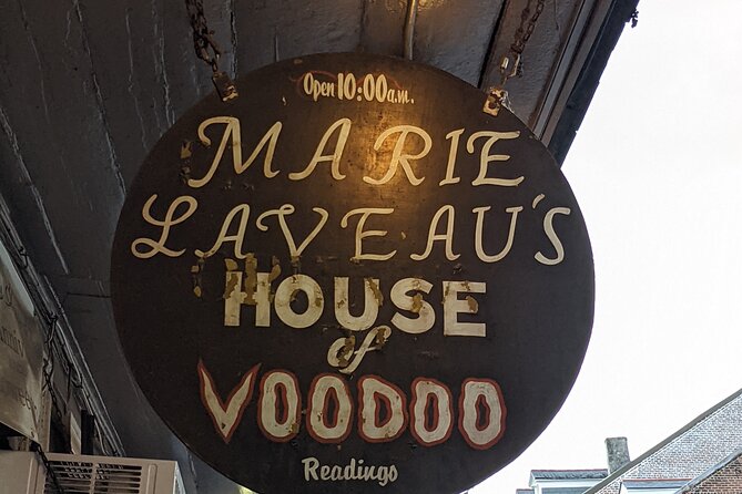 Self-Guided Walking Tour French Quarter In New Orleans - Pirates Alley and the Arsenal