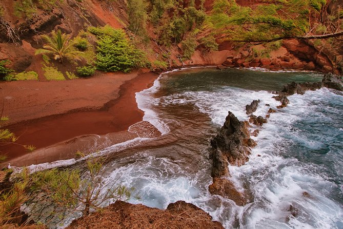 Shaka Guide Maui "Classic" Road to Hana Audio Driving Tour - Gardens and lava tubes near Hana