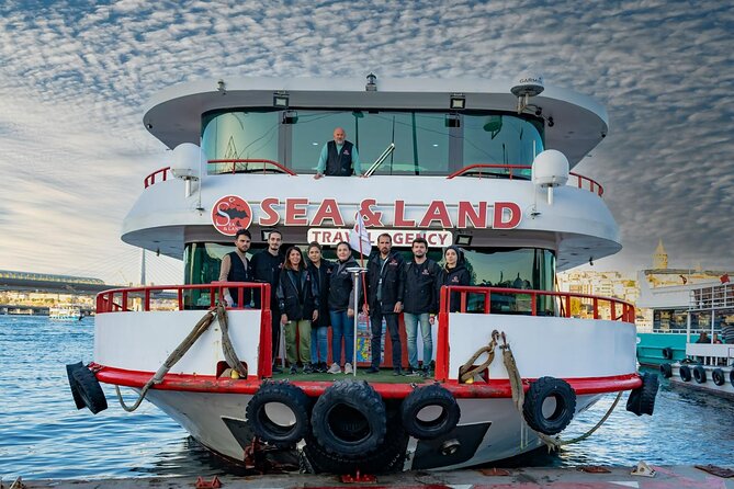 Short Bosphorus Cruise Tour With Hotel Pickup And Audio Guide - Why a Bosphorus cruise is such a good first look at Istanbul