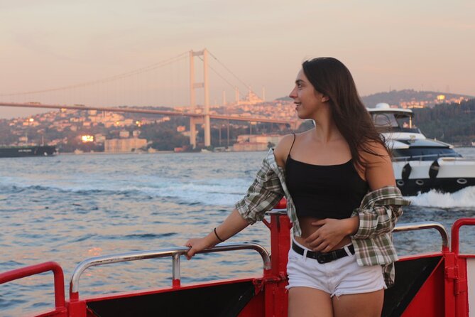 Short Bosphorus Cruise Tour With Hotel Pickup And Audio Guide - From Eminönü to the Golden Horn