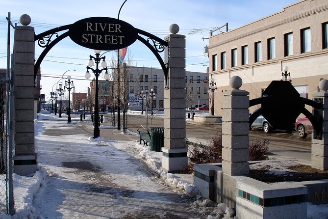 Sights of Moose Jaw Smartphone Audio Walking Tour - How the phone tour works in real life