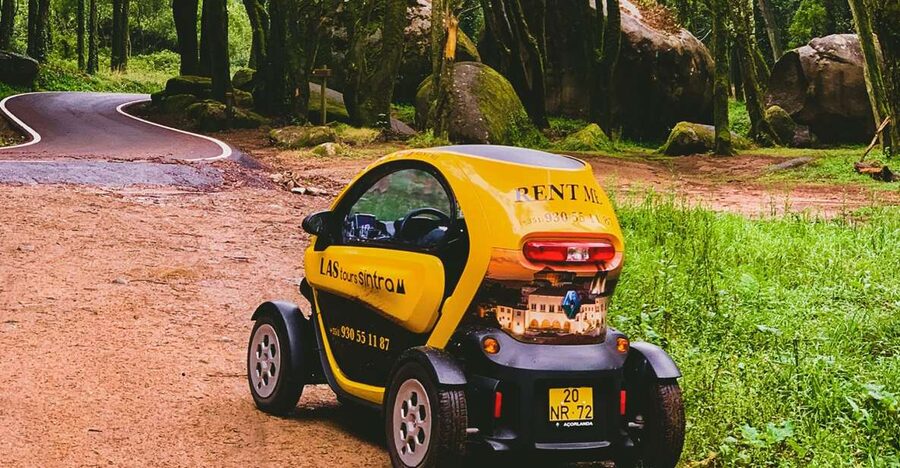 Sintra: 4 MAJOR Monuments Tour E-Car com GPS Audio Guide - Moorish Castle walls and mountain views