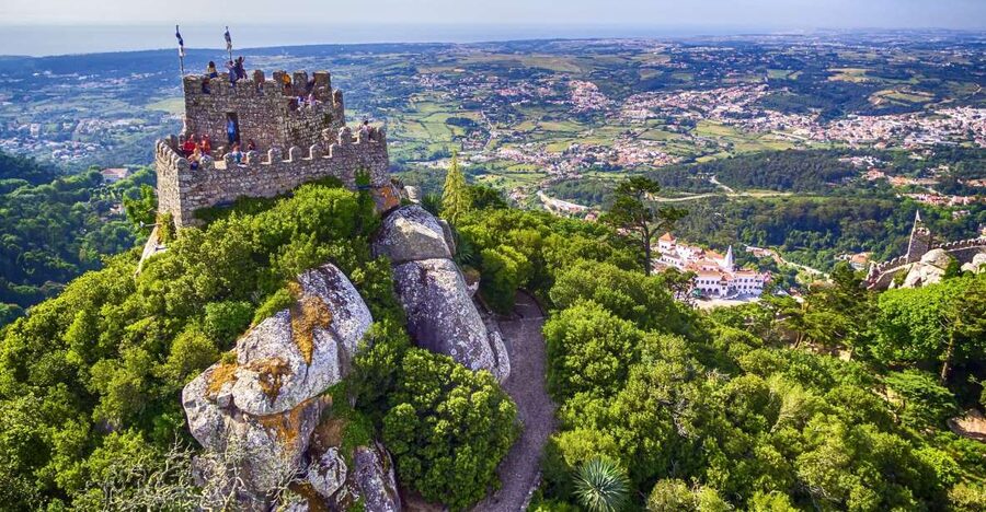Sintra: Castle of the Moors E-Ticket and Audio Guide - Following the walls and finding the main viewpoints