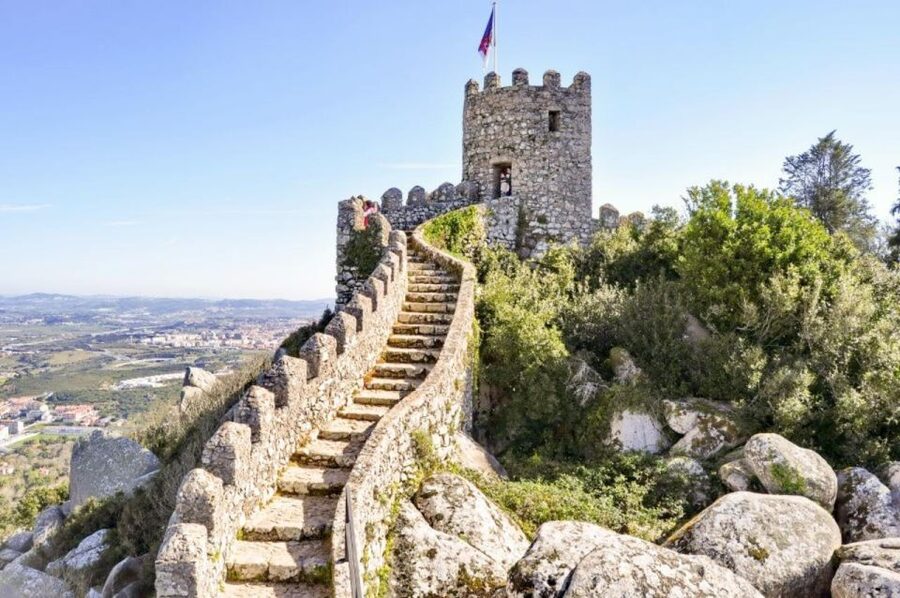Sintra: Castle of the Moors Skip-the-Line Ticket+Audio Guide - Entering the castle and starting the uphill route