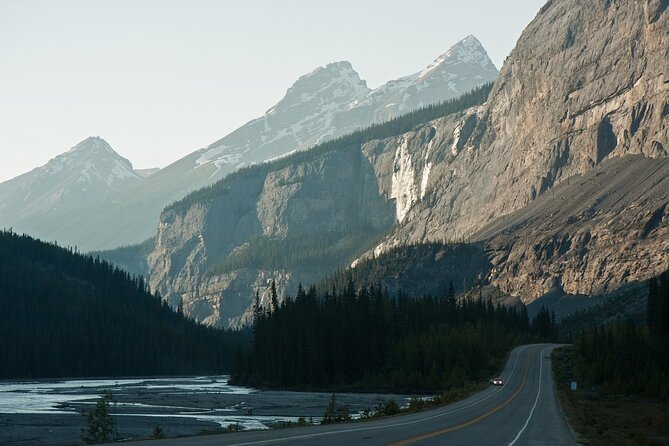 Smartphone Audio Driving Tour between Banff and Calgary - What makes the 50-plus points useful