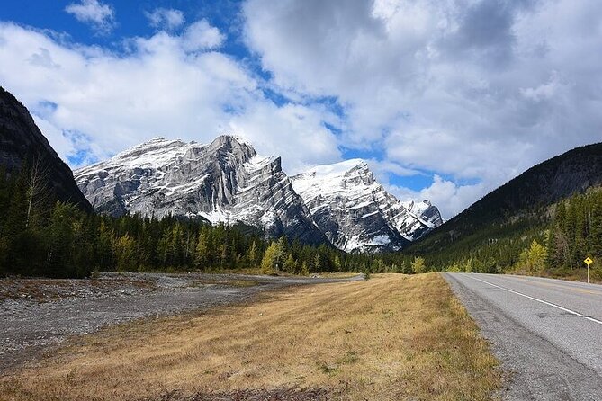 Smartphone Audio Driving Tour between Lake Louise and Calgary - Calgary stories before the mountains begin