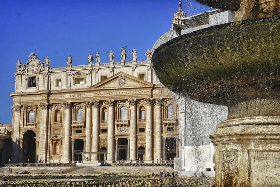 St. Peter’s Basilica: Audio Guide with Pre-Reserved Ticket - Why St. Peter’s works well with an audio guide
