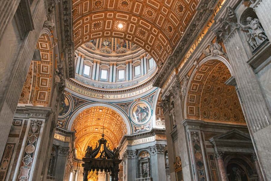 St. Peter’s Basilica with Optional Dome Ticket & Audioguide - Meeting the host and finding the correct entrance