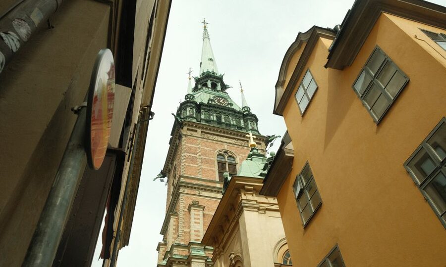 Stockholm: Old Town Self-Guided Tour Learn and solve Puzzles - Saint George and the Dragon, plus the details you could miss
