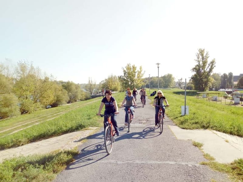 Szentendre: self-guided bicycle tour from Budapest - From Madách Square to the Danube