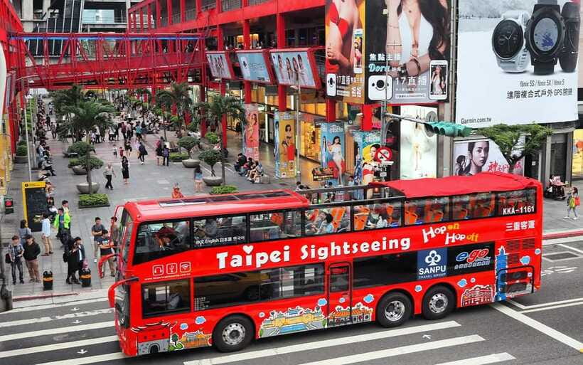 Taipei: Hop-On Hop-Off Sightseeing Bus with Audio Guide - Audio guide, schedules, and the small compromises