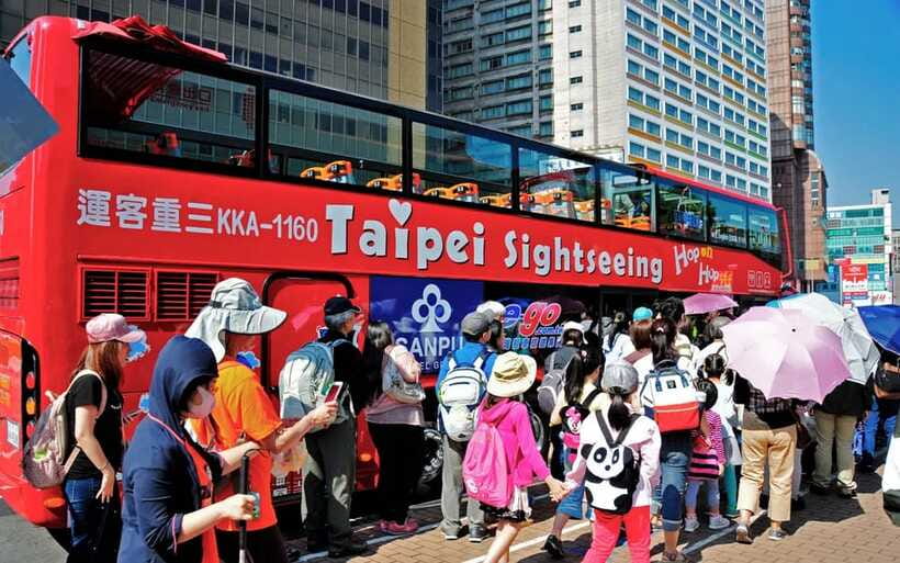 Taipei: Hop-On Hop-Off Sightseeing Bus with Audio Guide - Who will get the most value from this bus