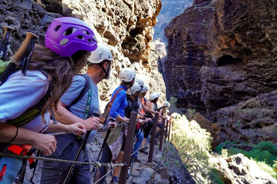 Tenerife: Masca Canyon Descent with Audio Guide and Boat Transfer - Puerto de Los Gigantes and the return problem