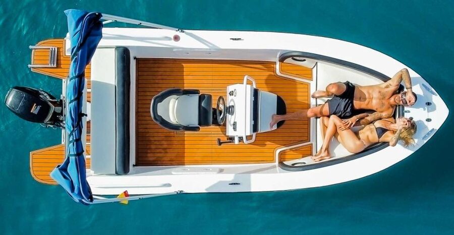 Tenerife: Rent a Boat with No License, Self Drive - What fits into one hour