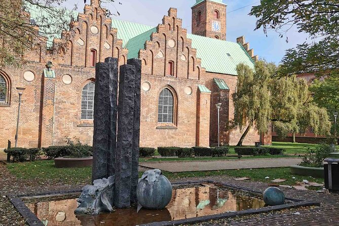 The Ancient Viking Stronghold of Aros: A Self-Guided Audio Tour in Aarhus - Millers Street and Aarhus’ colorful residential side