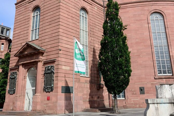 The Tales of Frankfurt's New Old Town: A Self-Guided Audio Tour - Hühnermarkt and the rebuilt Old Town