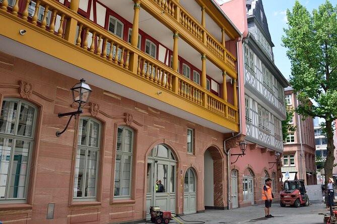 The Tales of Frankfurt's New Old Town: A Self-Guided Audio Tour - Following the Krönungsweg